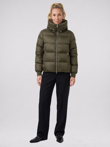 No. 1 Como Steppjacke 'SCOTTIA' in Grün: Vorderseite