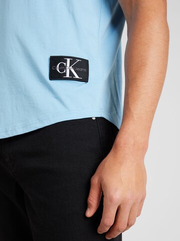 Tricou de la Calvin Klein Jeans pe albastru