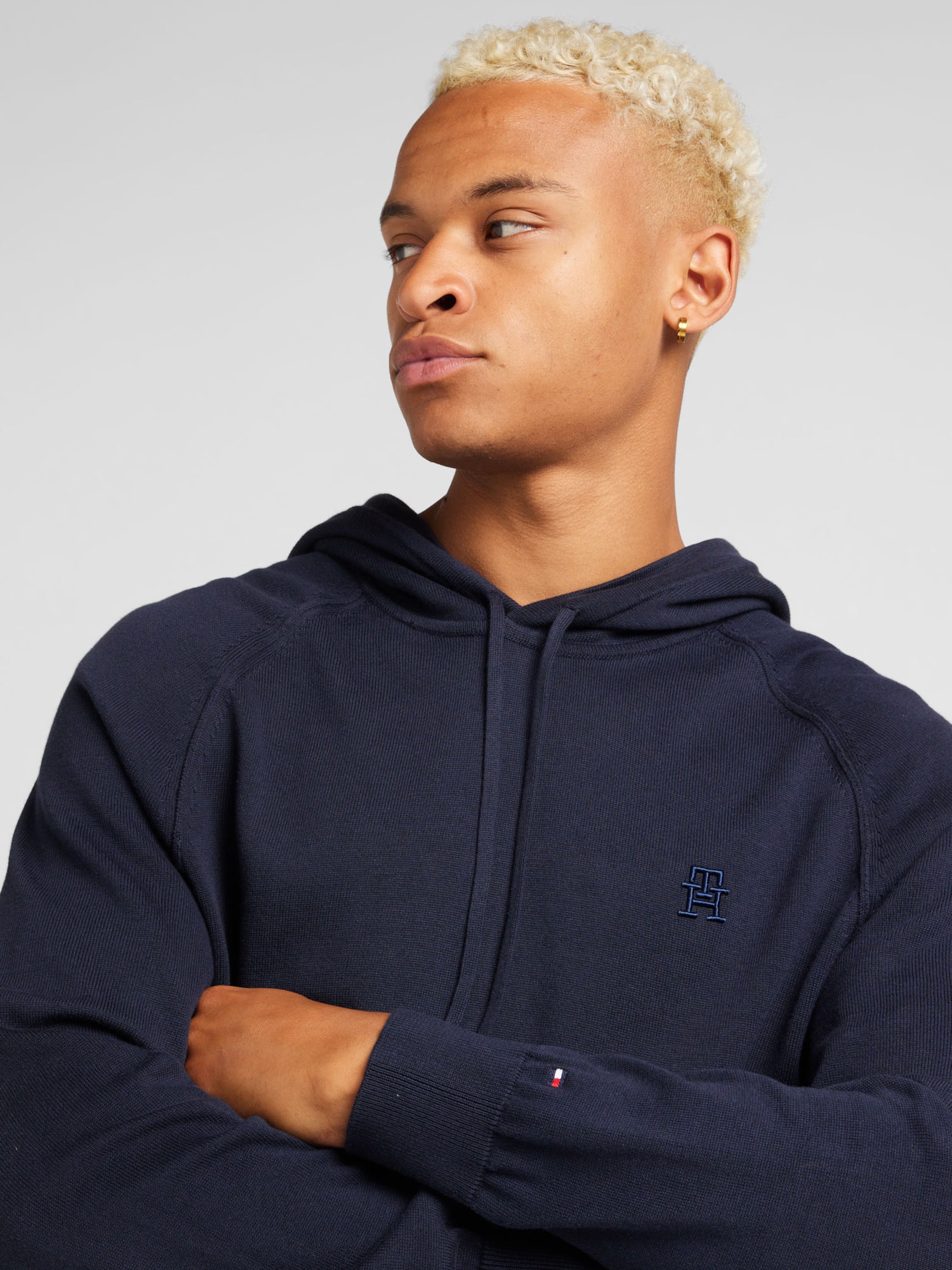 TOMMY HILFIGER Sweatshirt in Navy ABOUT YOU
