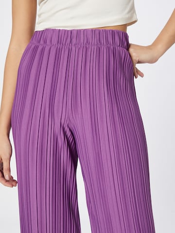 Gina Tricot Regular Pants 'Dani' in Purple