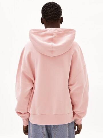 ARMEDANGELS Sweatshirt 'Francisaraa' in Roze: voorkant