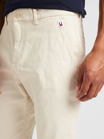 Tommy Jeans Regular Chino Pants 'AUSTIN' in Beige