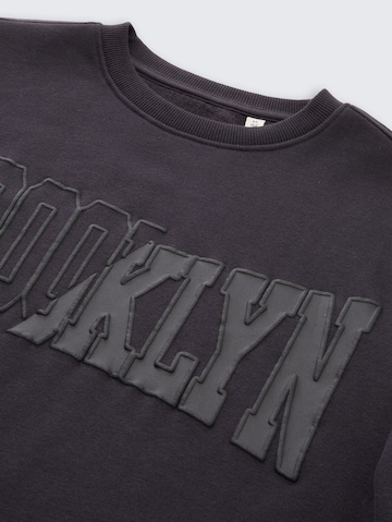 TOM TAILOR Sweatshirt in Grey