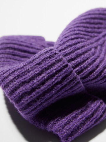 Bershka Beanie in Purple