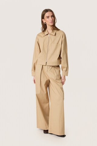 SOAKED IN LUXURY Tussenjas 'Malo' in Beige