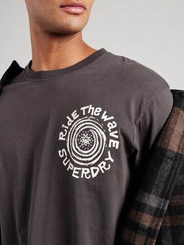 T-Shirt 'Outdoor Narrative' Superdry en gris