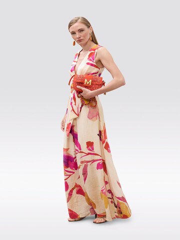 Lola Casademunt Kleid in Beige