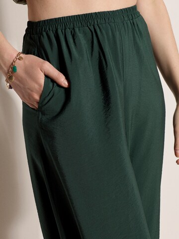 Apricot Loose fit Pants ' ' in Green