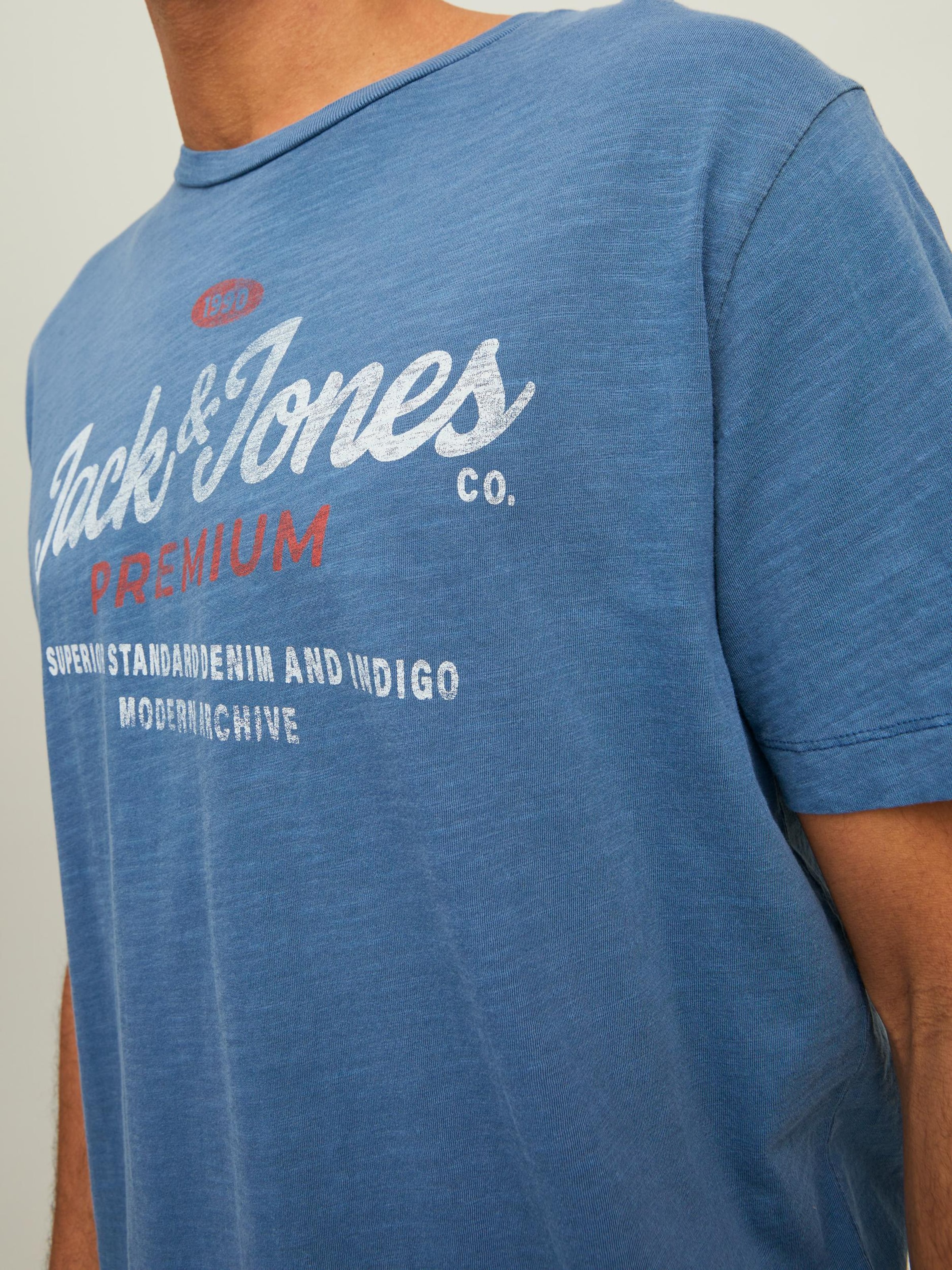 Männer Shirts JACK & JONES T-Shirt 'CARLYLE' in Dunkelblau - HW82240