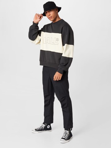 Ball Sweatshirt in Schwarz