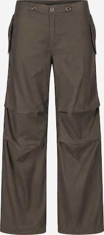 Worldclassca Cargo Pants 'Damen Cargo Hose Parachut' in Green: front