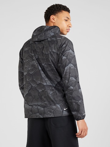 Veste de sport 'Aireez' NIKE en gris