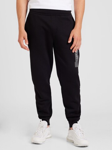 Calvin Klein Tapered Hose in Schwarz: Vorderseite