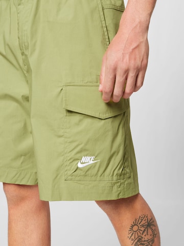 Nike Sportswear Loosefit Cargo nadrágok - zöld