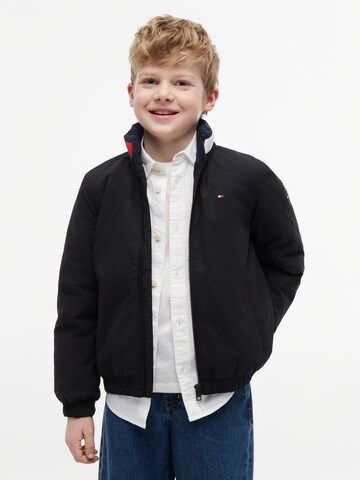 TOMMY HILFIGER Tussenjas 'Heritage Essential' in Zwart: voorkant