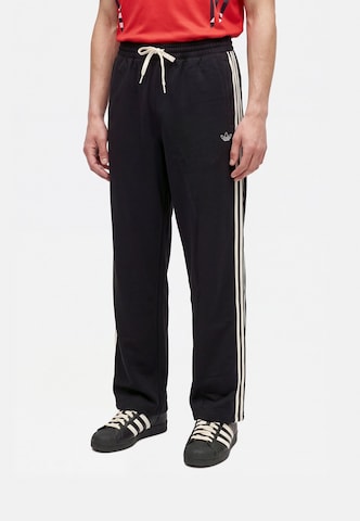 Regular Pantaloni de la ADIDAS ORIGINALS pe negru: față