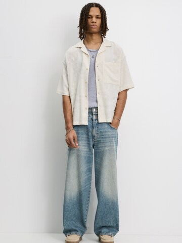 Pull&Bear Comfort fit Srajca | bela barva