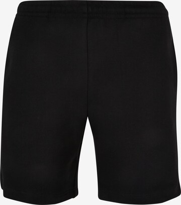 Regular Pantaloni de la Urban Classics pe negru: față