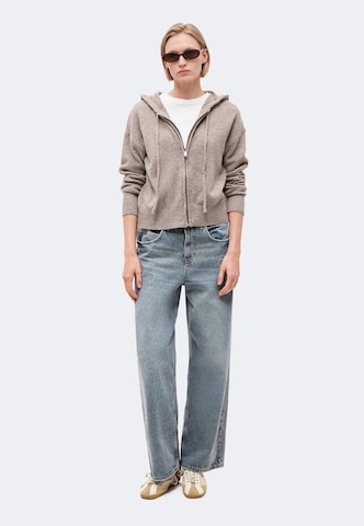 ABOUT YOU Gebreid vest 'Virginia' in Bruin