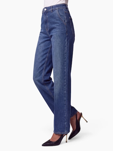 AMALY Flared Jeans in Blue: front