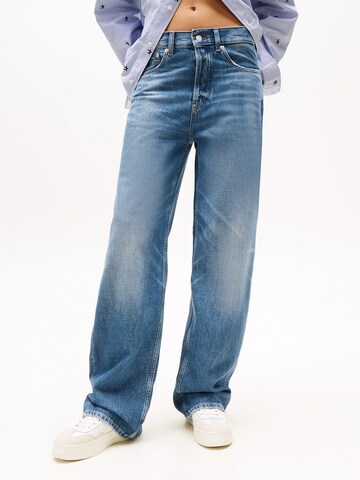 Tommy Jeans Loose fit Jeans in Blue: front