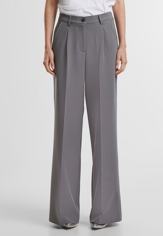 Urban Classics Wide leg Pleat-front trousers in Grey: front