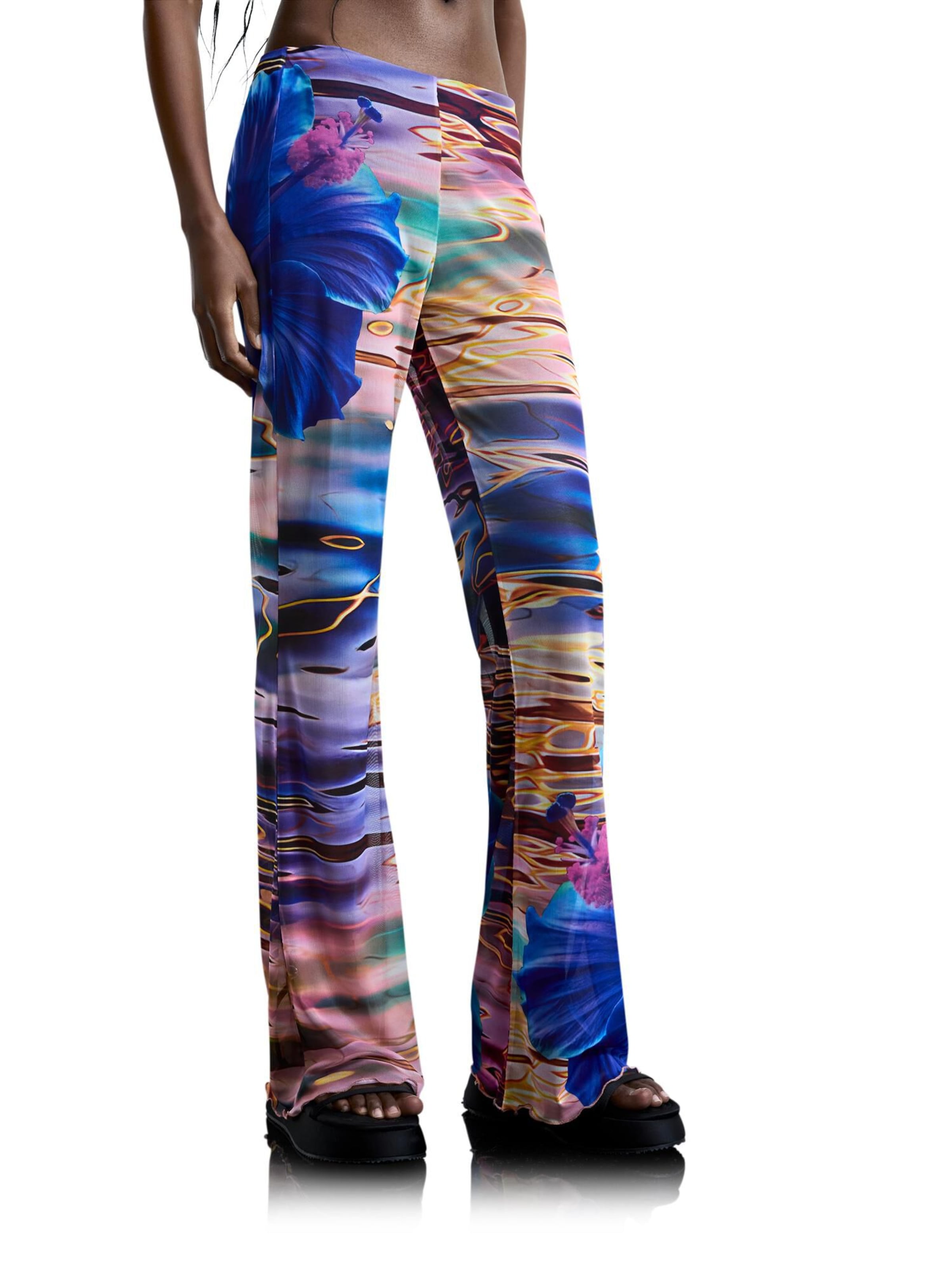 Largi Pantaloni de la Desigual pe albastru: față