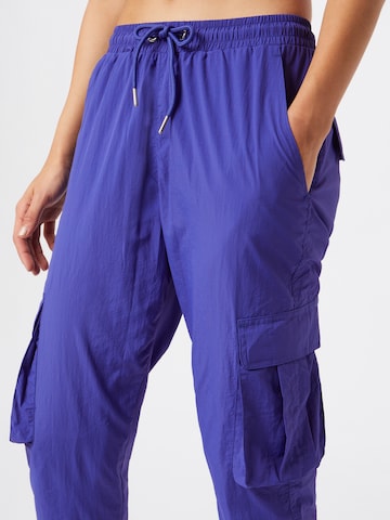 Effilé Pantalon cargo Urban Classics en violet