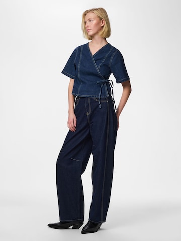 Camicia da donna 'Flora Wickle' di PIECES in blu