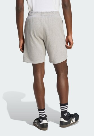 Regular Pantalon 'Trefoil Essentials' ADIDAS ORIGINALS en gris