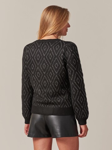 Deeluxe Pullover 'Maina' in Schwarz