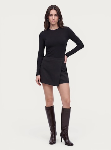 ATRE Skirt in Black
