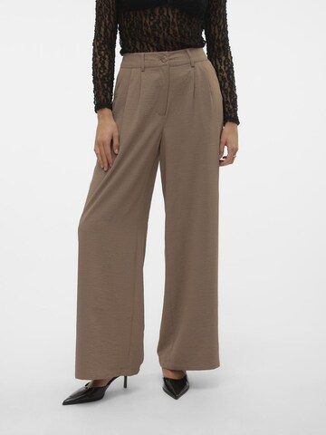 Wide Leg Pantalon à pince 'Pixi' VERO MODA en marron : devant