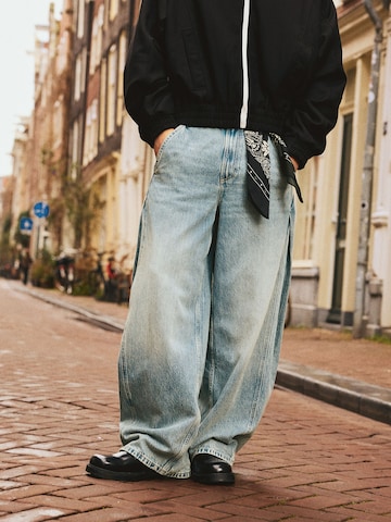 Barrel Jean Bershka en bleu : devant