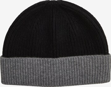 s.Oliver Beanie in Black: front