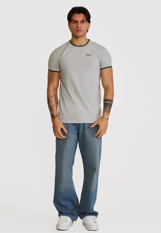 SikSilk - Camiseta 'Ringer' en gris
