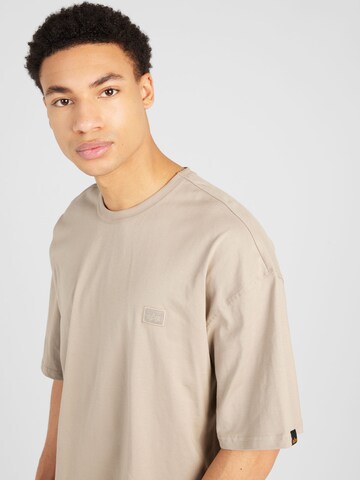 ALPHA INDUSTRIES Tričko 'Essentials' – béžová