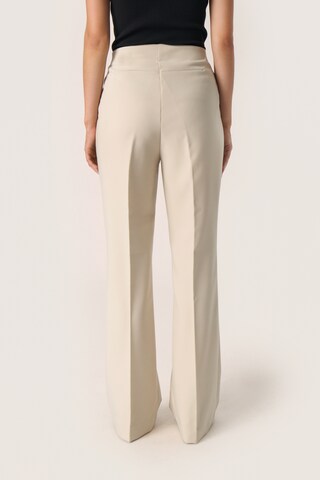 SOAKED IN LUXURY Flared Bukser med fals 'Corinne' i beige