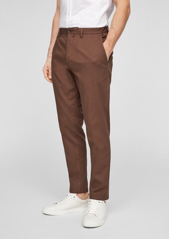 s.Oliver BLACK LABEL Regular Chino in Bruin: voorkant