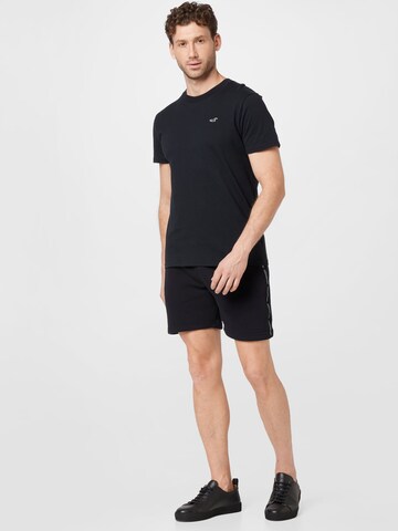 HOLLISTER Regular Shorts in Schwarz