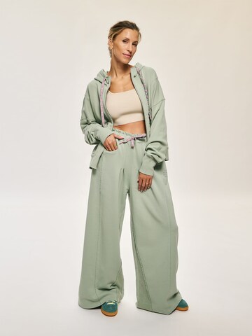 Wide leg Pantaloni di Kamila Šikl in verde