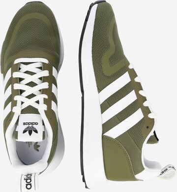 ADIDAS ORIGINALS - Sapatilhas baixas 'Multix' em verde