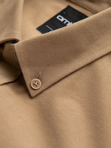 Coupe regular Chemise 'OM-SHOS-0153' Ombre en marron
