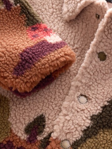 Next Fleecetakki värissä beige