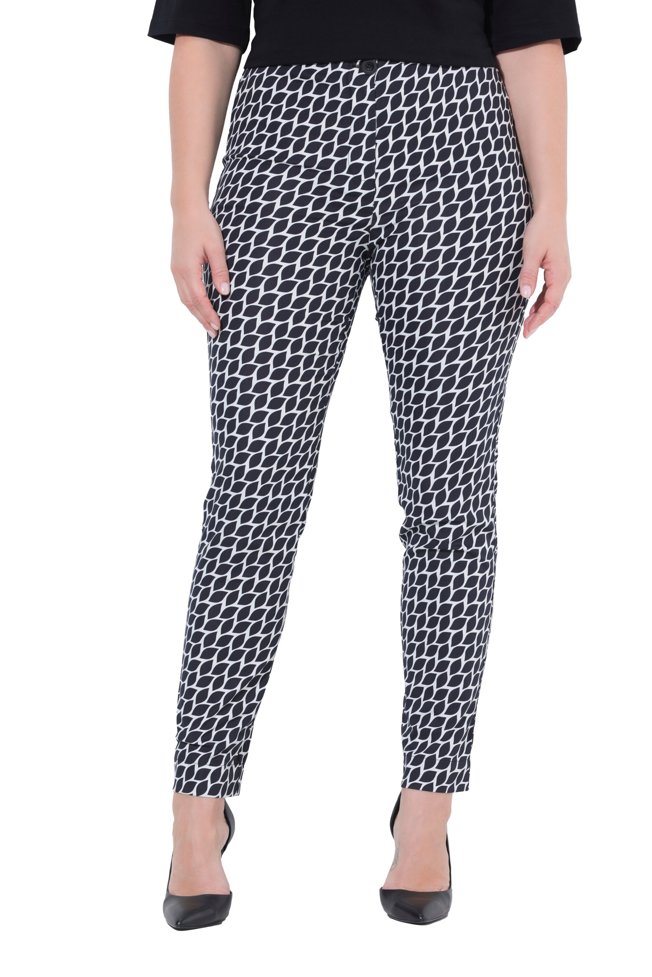 Ulla Popken Slimfit Hose in Schwarz: Vorderseite