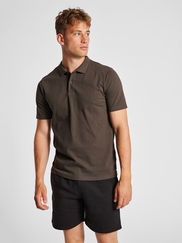 Hummel Poloshirt 'Red' in Grün: Vorderseite