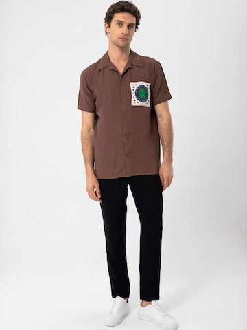 Antioch Regular fit Overhemd in Bruin