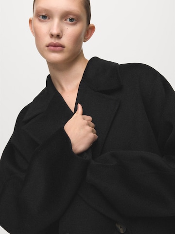 MANGO Přechodný kabát 'PICAROL' – černá