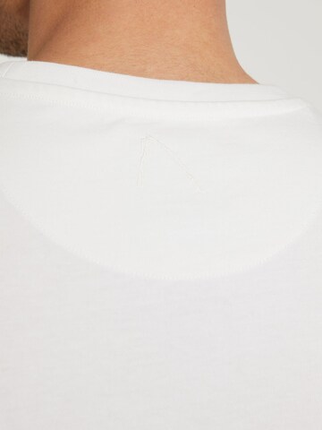 CHASIN' Shirt 'Bro' in White