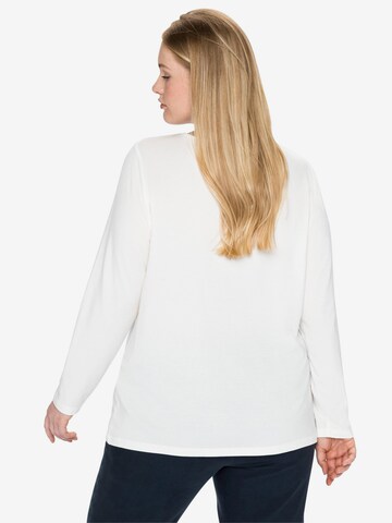 SHEEGO Shirt in White